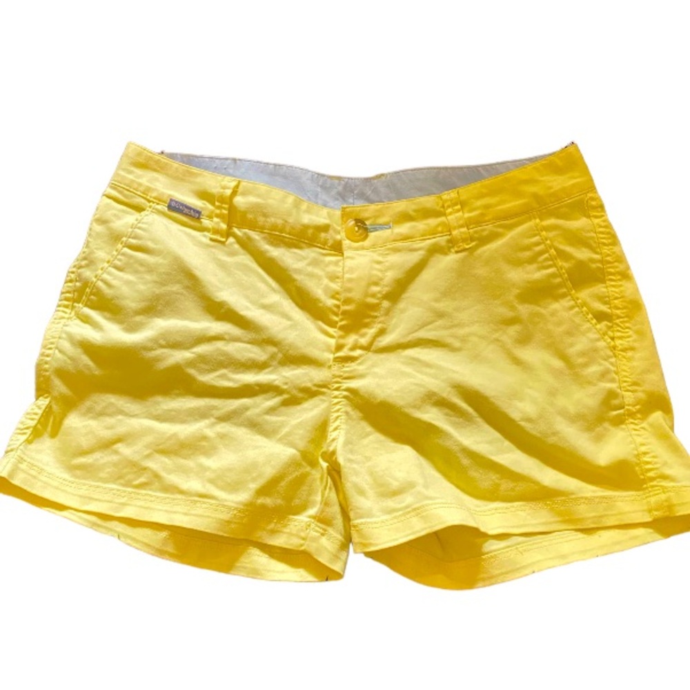 Woman’s small low waisted shorts